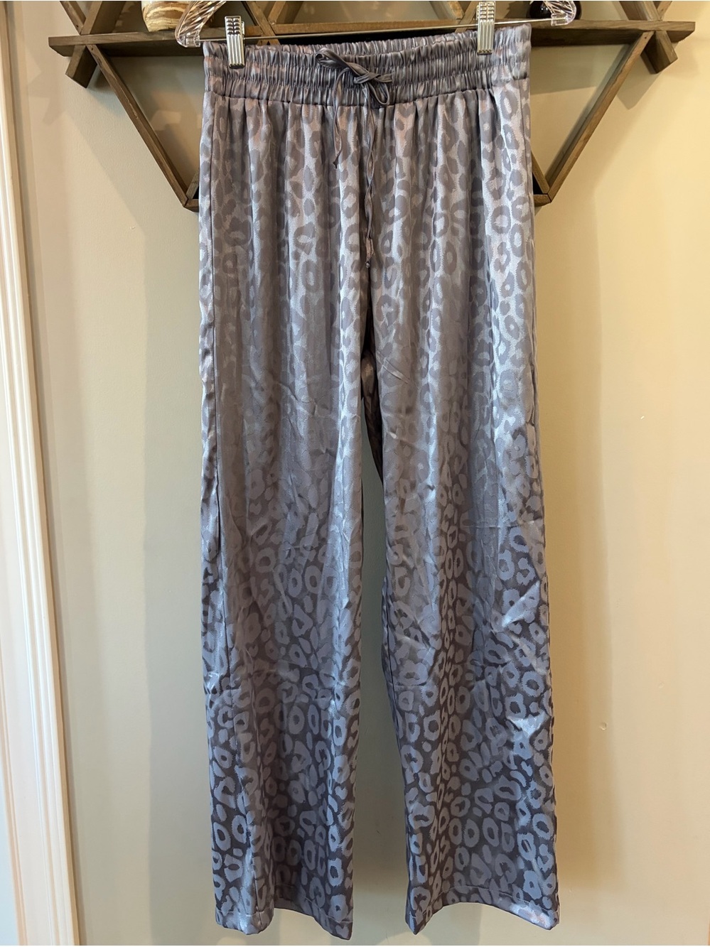 Tart Intimates gray leopard print satin lounge pajama pants. Size medium.